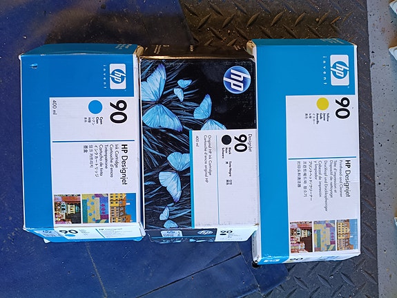 HP 4000 sarjan tulostimen musteet ja tulostinpää