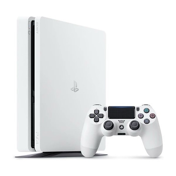 PlayStation 4 pelikonsoli valkoinen