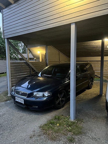 Volvo V70 T5 manuaali varaosia