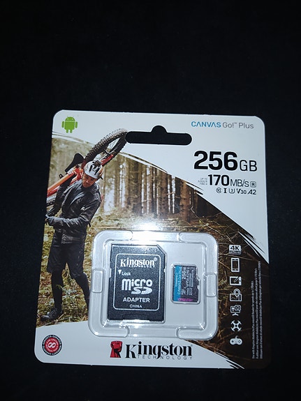 Kingston 256gb muistikortti + adapteri