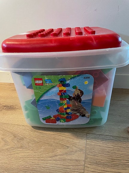 LEGO quattro palikat
