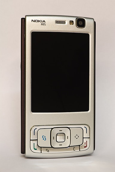 NOKIA N95 liukupuhelin 2006