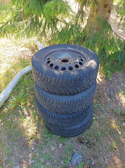 Nissan primera p11 nastarenkaat talvirenkaat