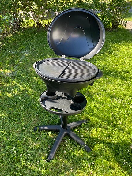 Lucifer sähkögrilli jalustalla