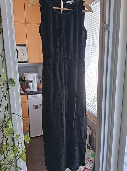 Espritin musta, pitkä mekko
