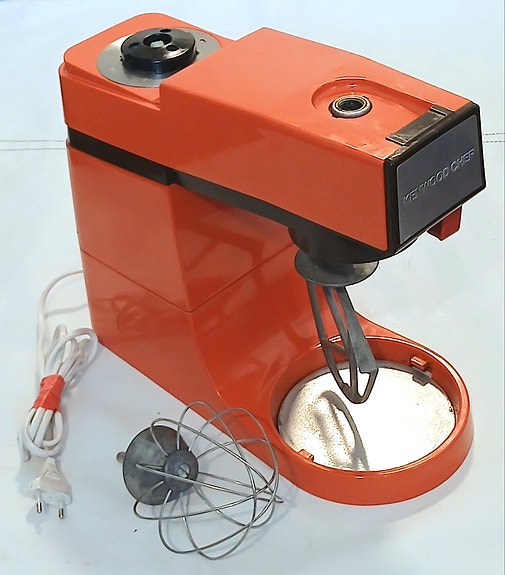 Kenwood Chef A901 yleiskone + 2kpl vatkainpäitä