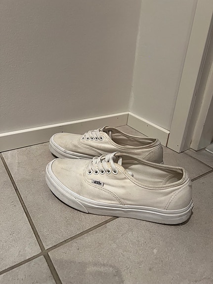 Vans kangastennarit koko 40 valkoinen