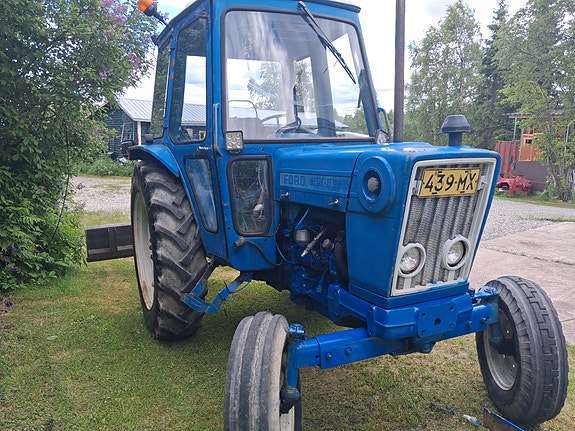 Ford 4600 traktori sininen