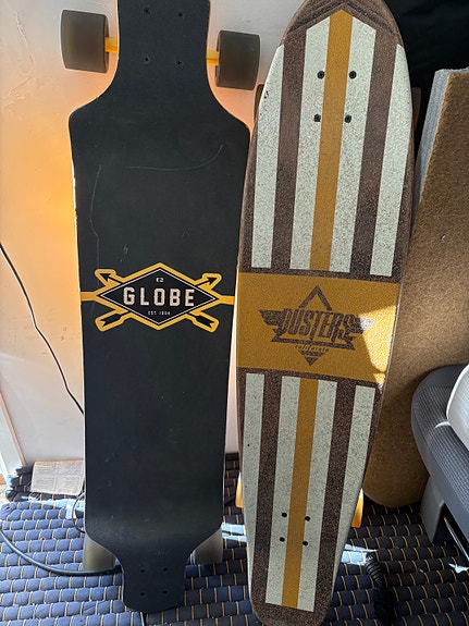 Dusters longboard ja Globe droppilongboard