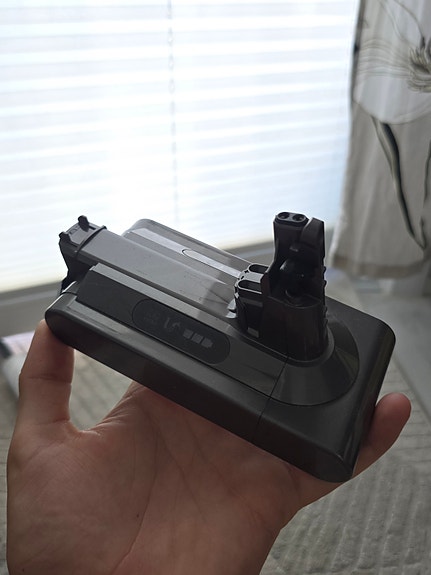 Dyson V10 akku pölynimuriin