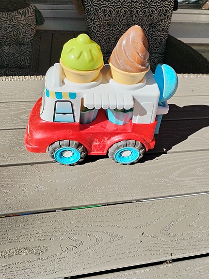Jäätelöauto hiekkalelusetti
