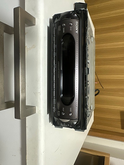 sony MEX-R1 autosoitin
