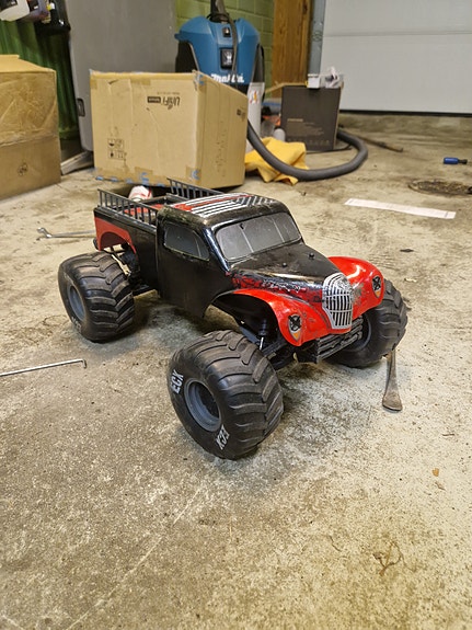 Hyvä Rc auto mutta akkut rikki