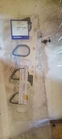 Volvo pakosarjan tiiviste 30750740