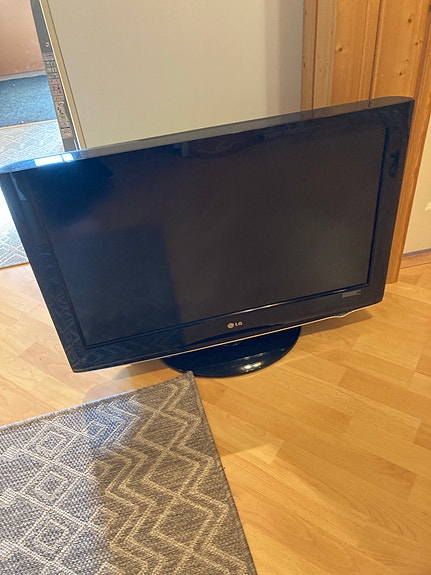 LG taulutelevisio musta