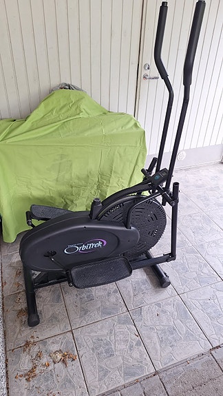 Orbitrek crosstrainer musta