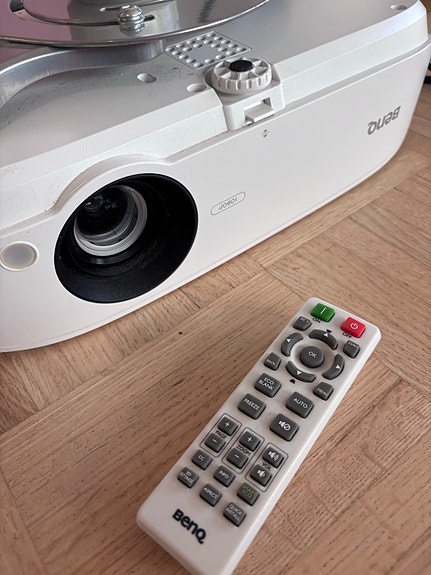 Benq TH534 videotykki
