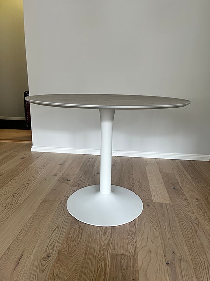 BoConcept New York -ruokapöytä