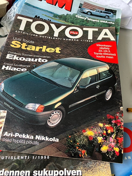 Vanhat Toyota Plus -lehdet