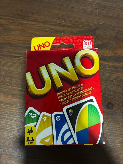UNO korttipeli