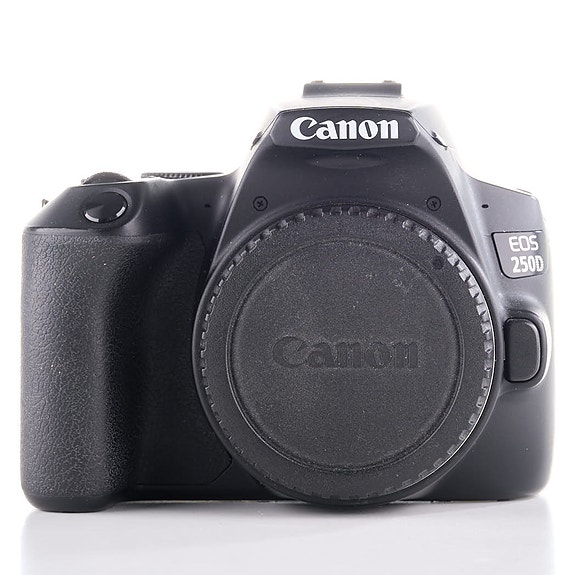 Canon EOS 250D -kamera (sc. max 20000) (käytetty)