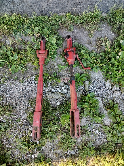 Valmet 565 nostovarret.