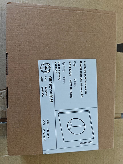 Uusi seinä-wc painike, avaamaton paketti.