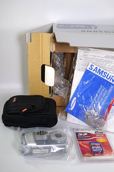 Digikamera Samsung A402 (UUSI ✨) setti, Y2K ja CCD- sensori