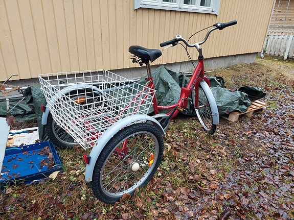 Tunturi kolmipyörä 24" punainen unisex
