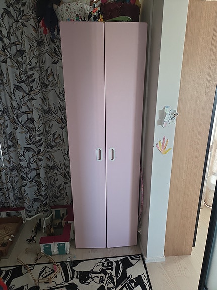 IKEA lasten vaatekaappi vaaleanpunainen