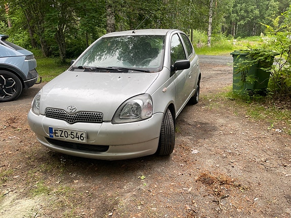 Toyota Yaris korjattavaksi