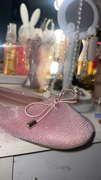 Pinkit kimaltavat ballerinat
