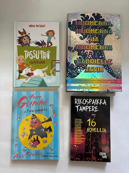 Neljä lasten ja nuorten kirjaa