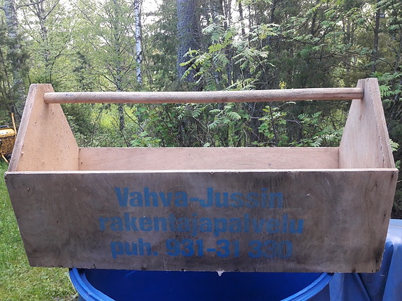 Wanha puinen työkalupakki