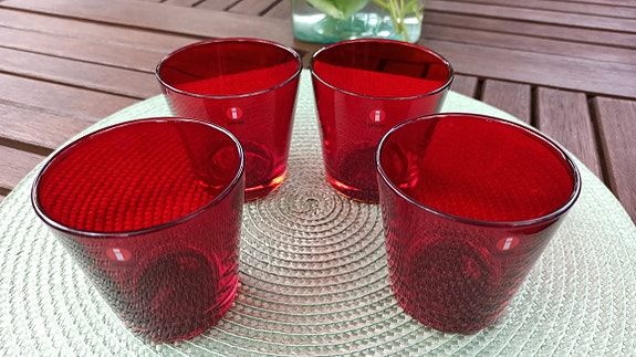Iittala Kartio -juomalasi v. 1994-1996 rubiininpunainen