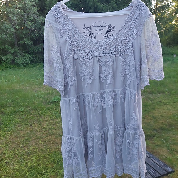 Pitsitunika koko 42 (valmistajan koko 44-46)