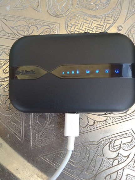 D-Link mobiililaajakaista 3G/4G reititin / modeemi