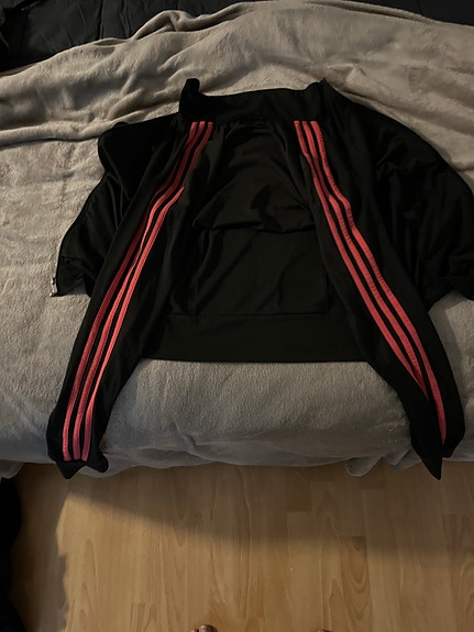 Adidas Essentials verkkatakki XS musta