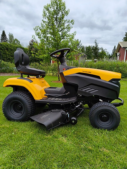 Stiga Tornado 398E - Uusi, täysin varusteltu paketti pelkän rungon hinnalla!
