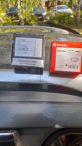 Toyota jarrupalat eteen ja taakse