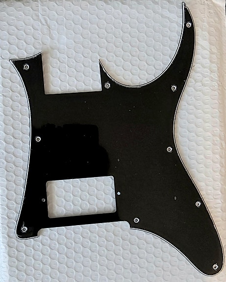 Ibanez RG 350 EX plektrasuoja