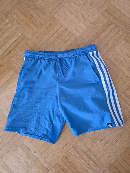 Adidas uimashortsit koko 152 cm