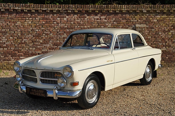 Volvo Amazon henkilöauto vaalea