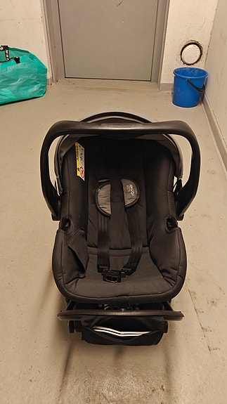Britax Römer Primo turvakaukalo + telakka