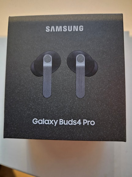 Samsung Galaxy Buds4 Pro nappikuulokkeet