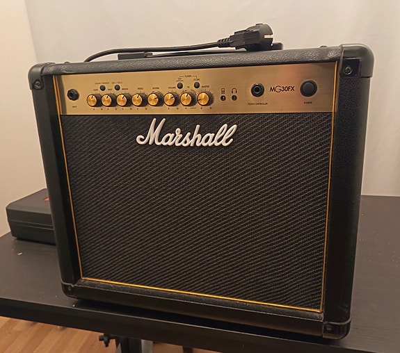 Marshall MG30CFX -vahvistin
