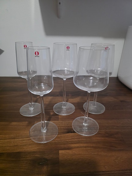 Iittala Essence -viinilasit parempaan kotiin kaapista pölyttymästä!