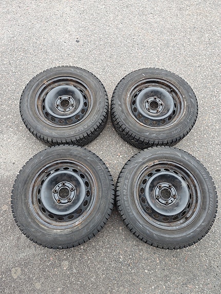 Bridgestone Noranza 2 195/65 R15 95T nastarenkaat + vanteet