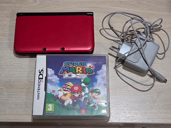 Nintendo 3DS XL punainen + Mario peli