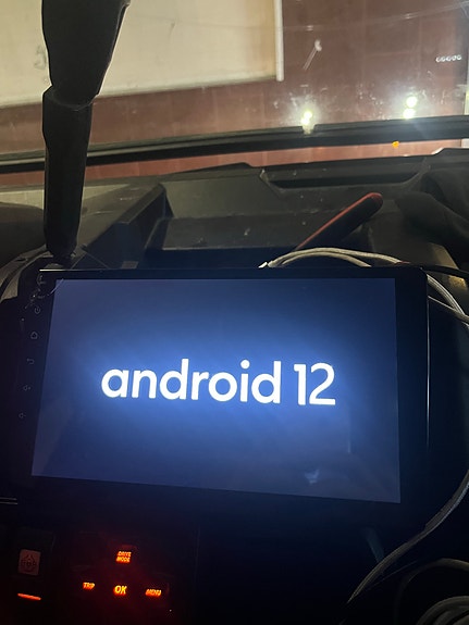 Android 12 auton soitin / multimedialaite